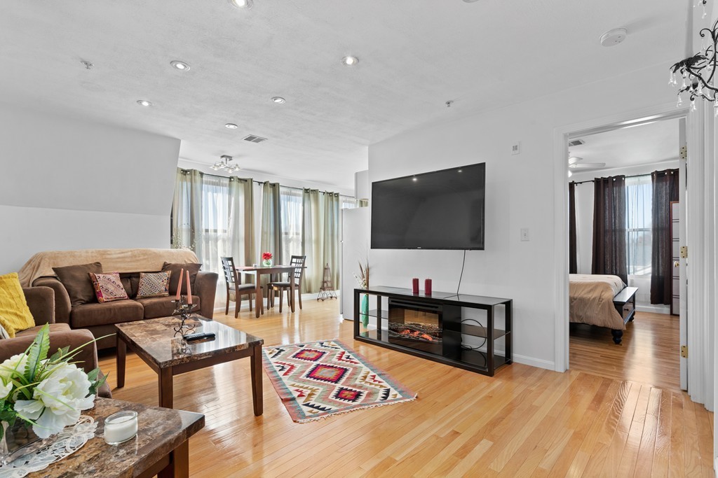 58 Almont Street, Unit 17