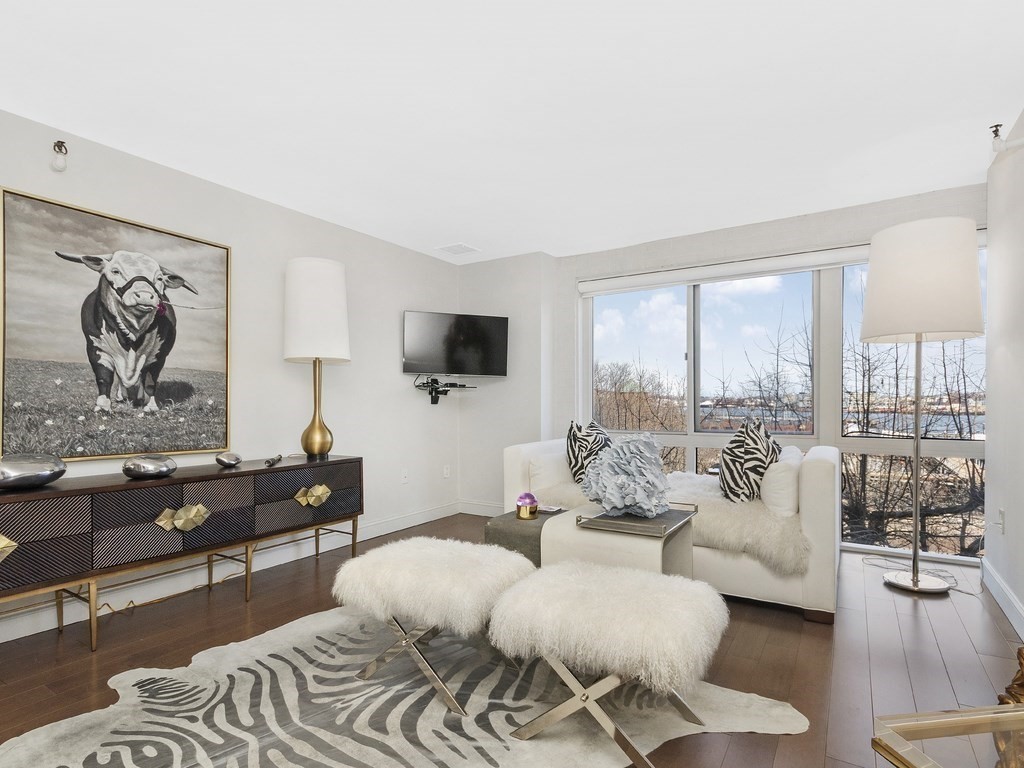42 8th Street, Unit 5402