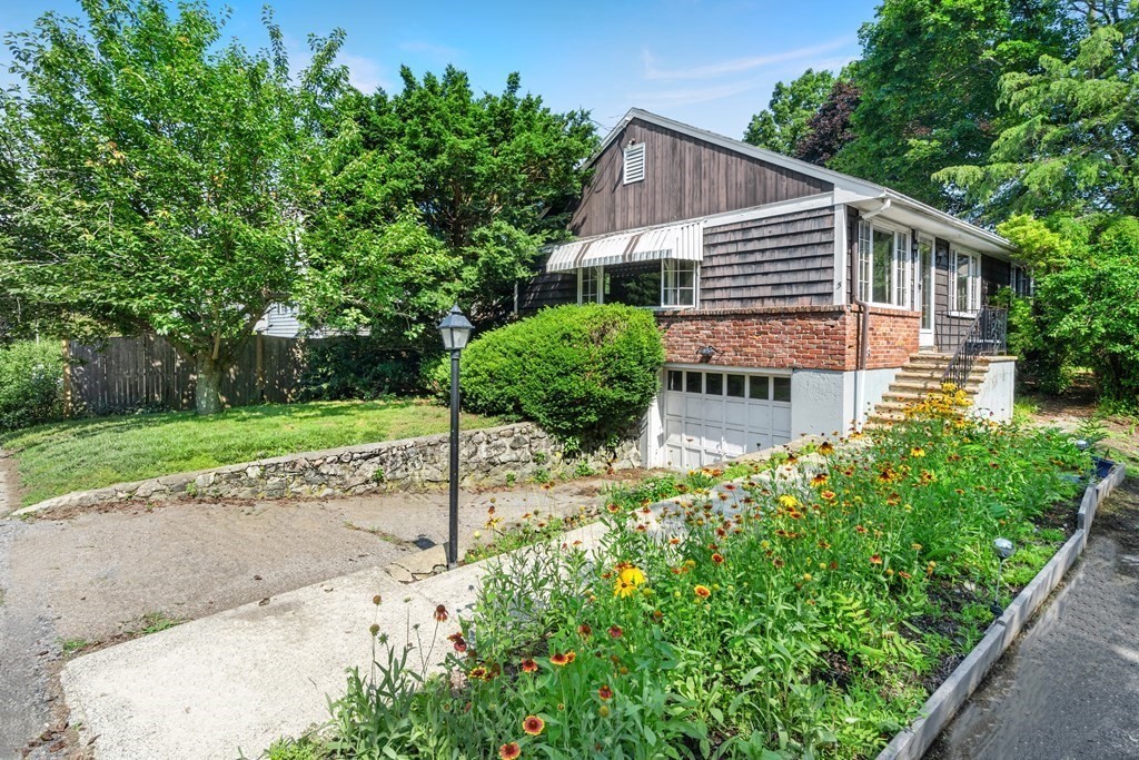 5 Manomet Road, Winchester