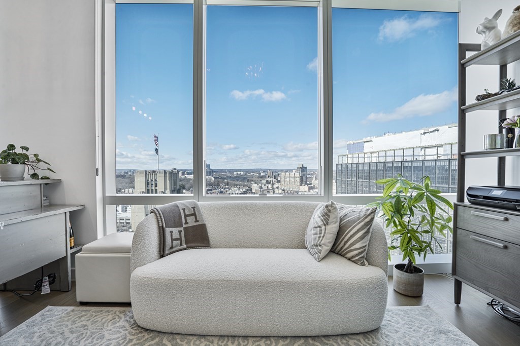 188 Brookline Avenue Unit 19G — MLS listing photo 3