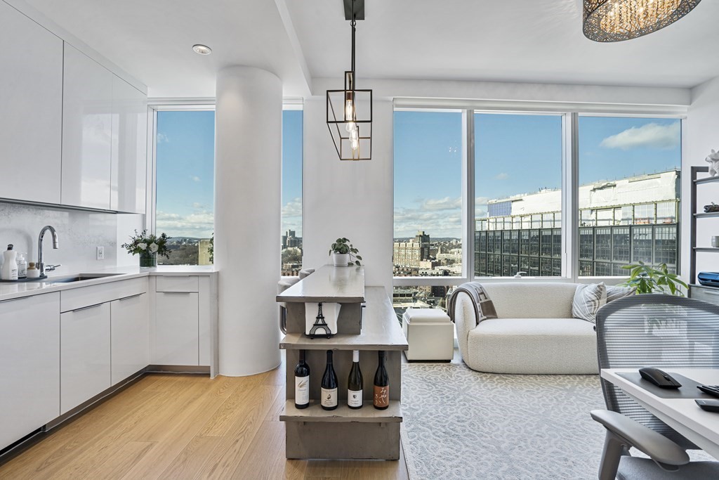 188 Brookline Avenue Unit 19G — MLS listing photo 4