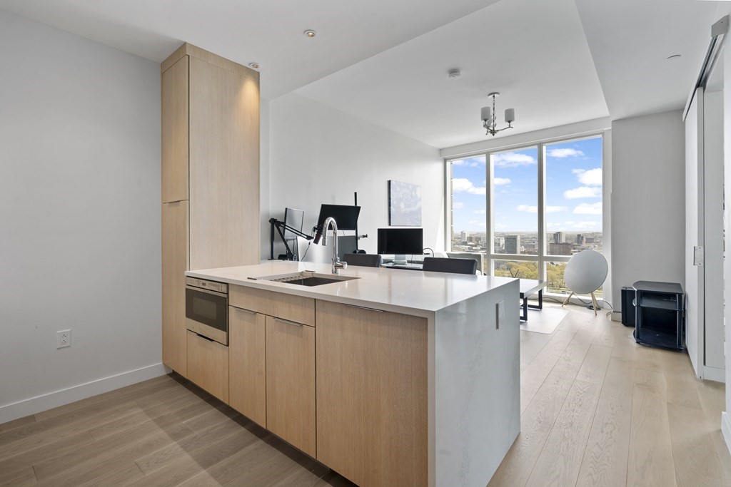 188 Brookline Avenue Unit 25F — MLS listing photo 4