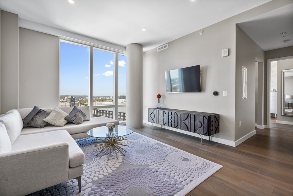 188 Brookline Avenue Unit 26I — MLS listing photo 1