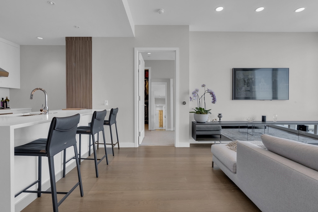 188 Brookline Avenue Unit 27E — MLS listing photo 5