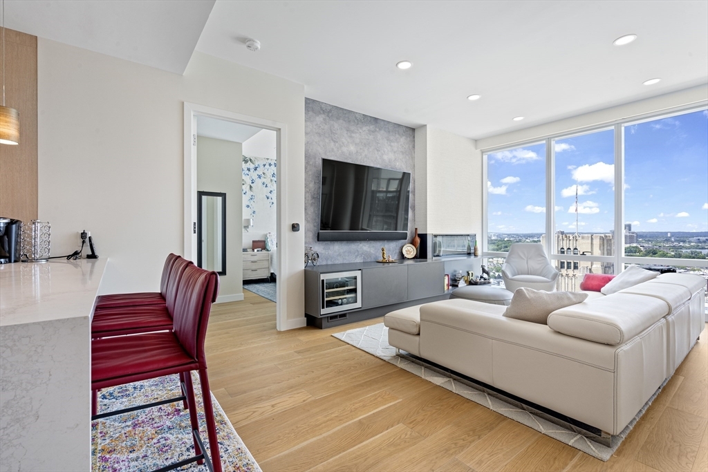 188 Brookline Avenue Unit 19E — MLS listing photo 2