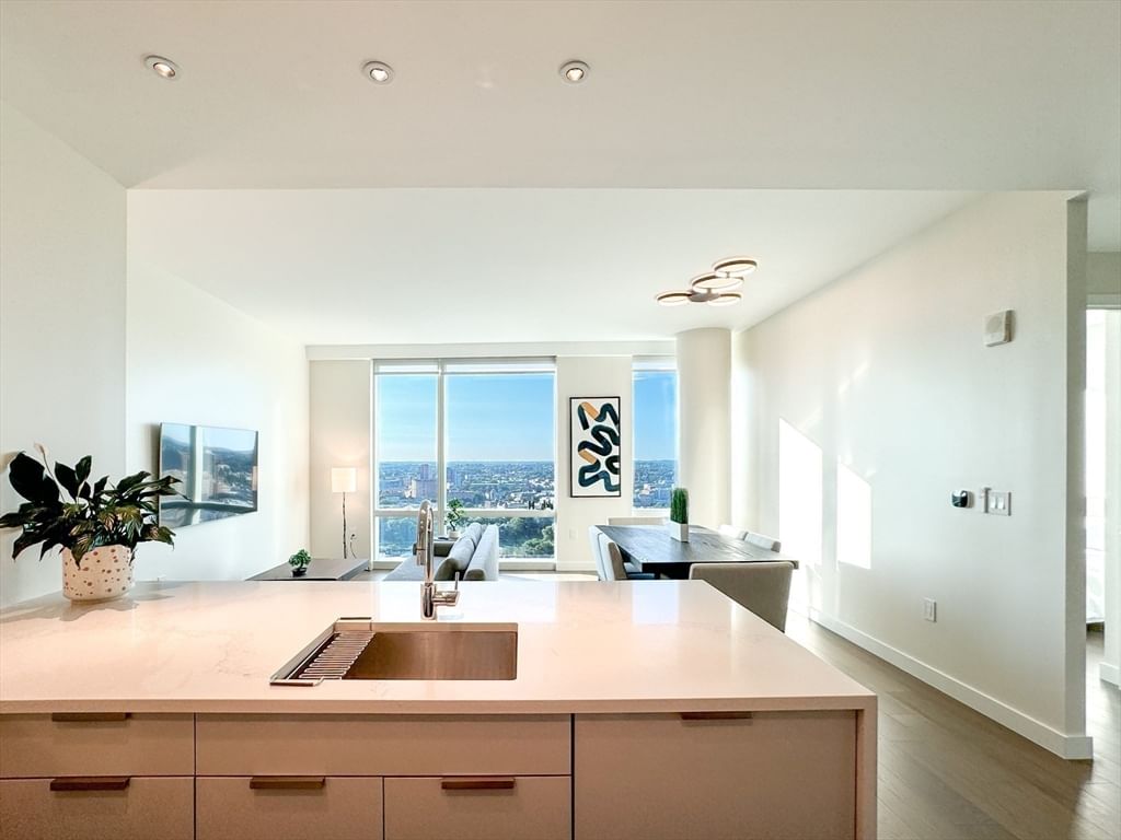 188 Brookline Avenue Unit 26B — MLS listing photo 3