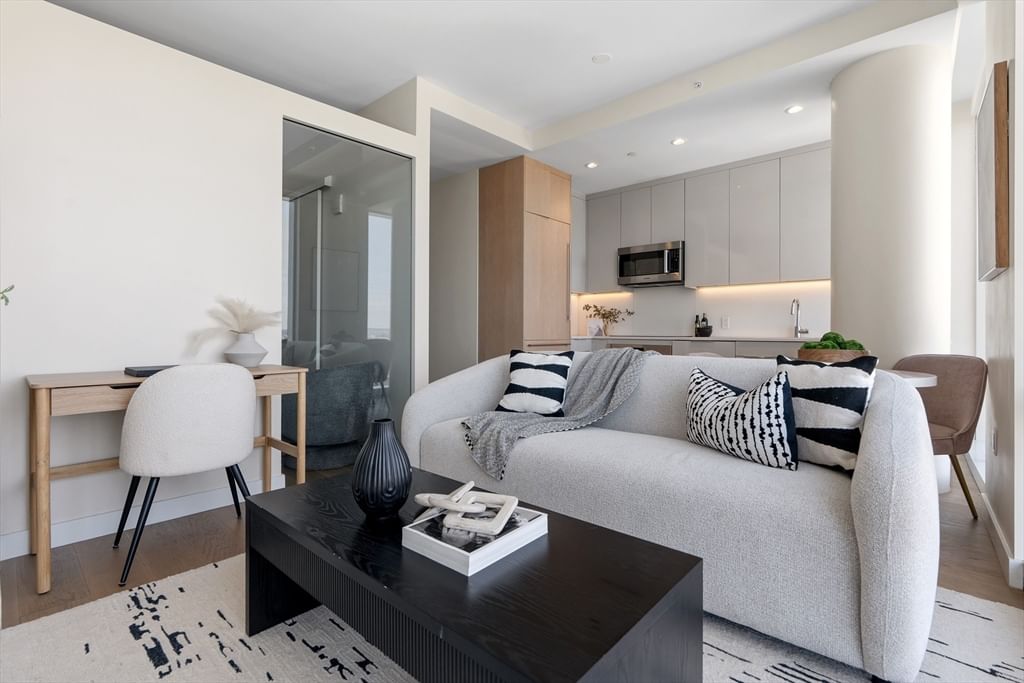 188 Brookline Avenue Unit 26G — MLS listing photo 2