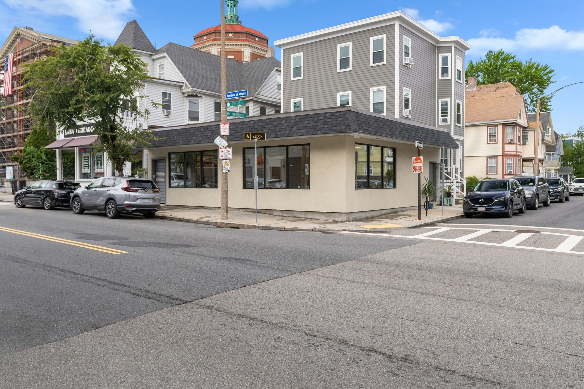 349 Centre Street, Full space