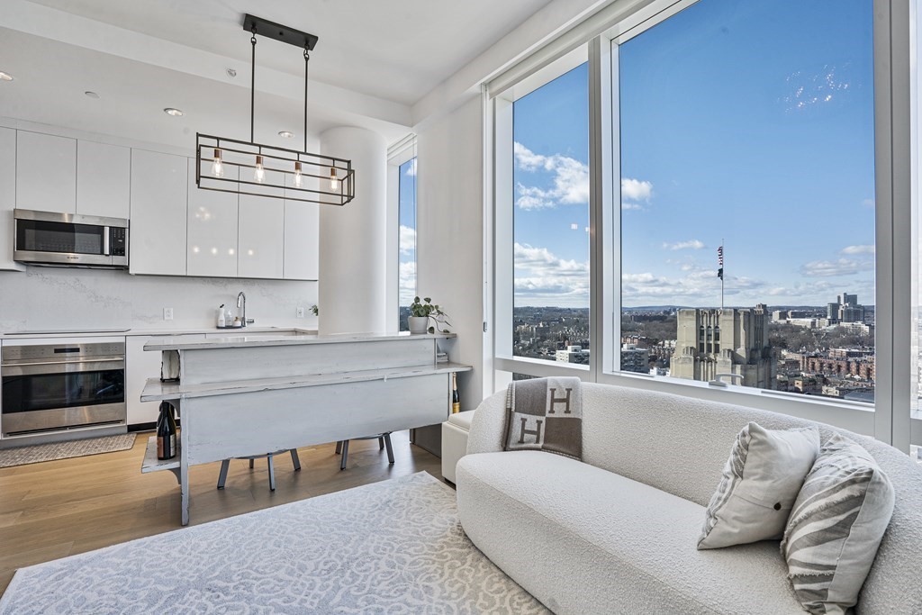 188 Brookline Avenue, Unit 19G
