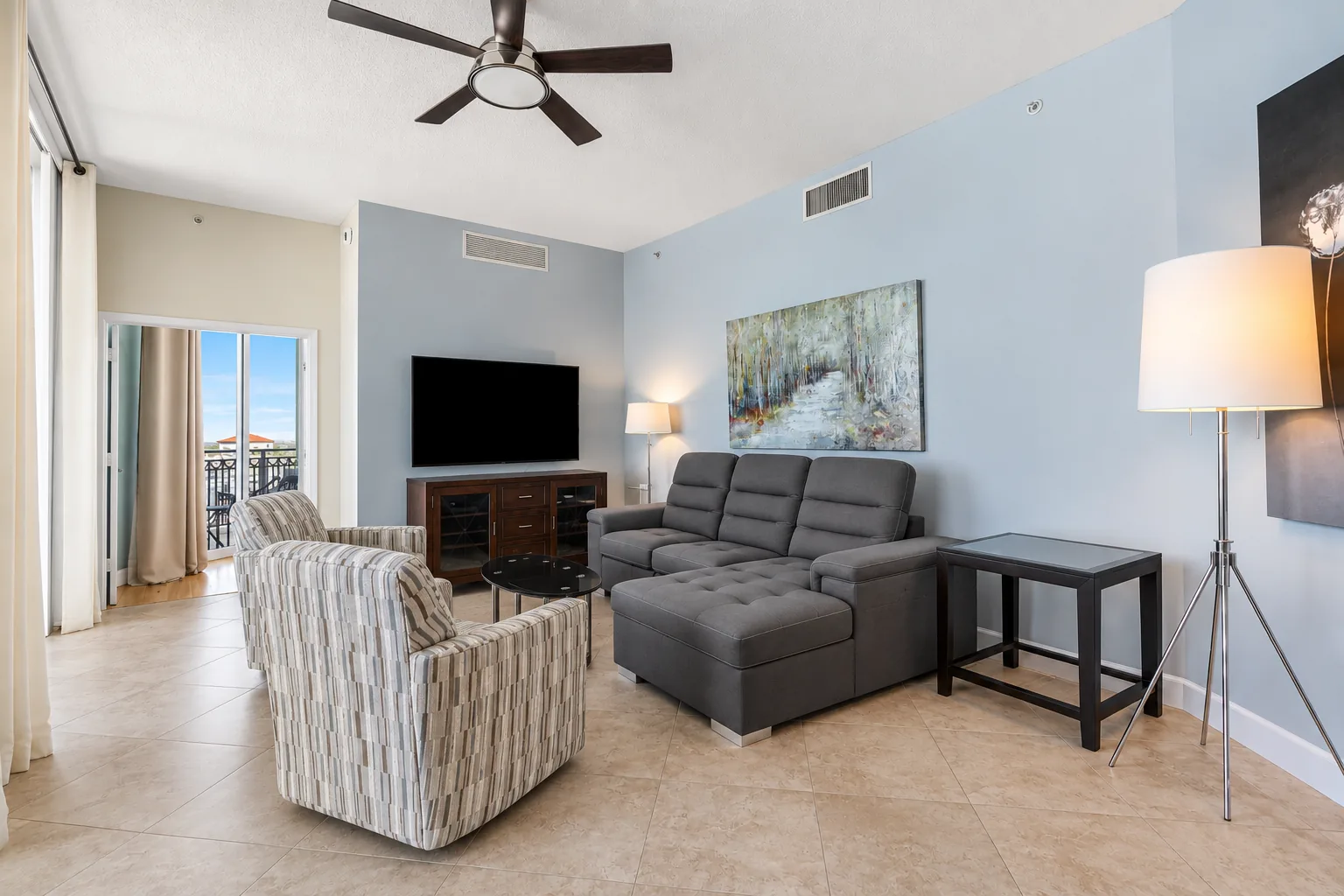 550 Okeechobee Blvd LPH11 — Living2