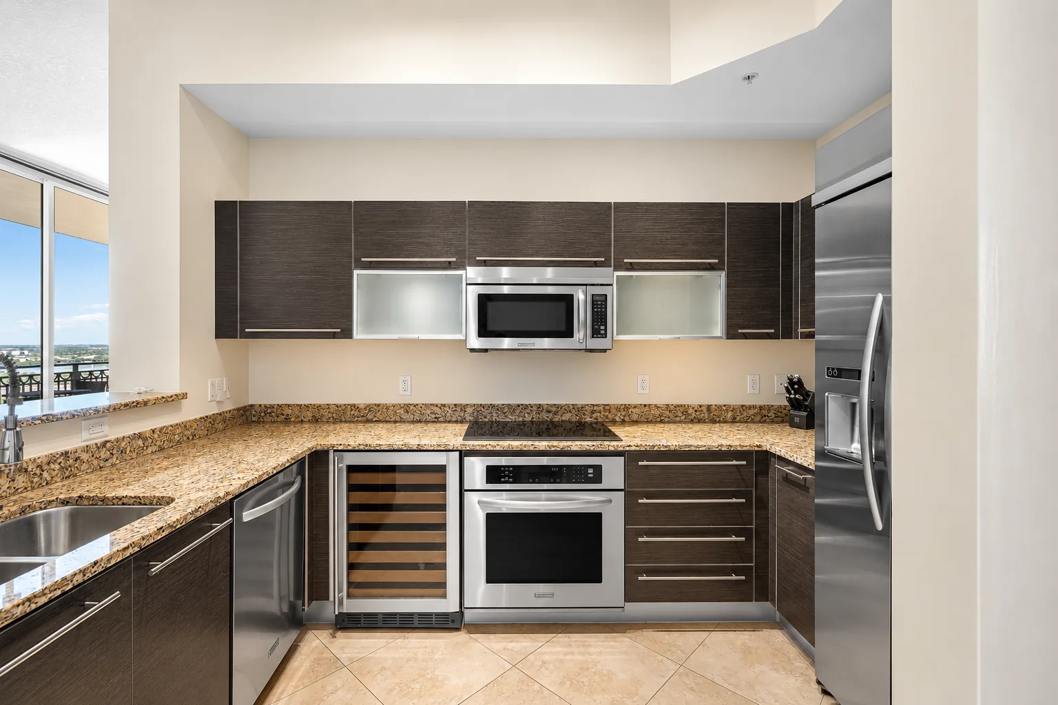 550 Okeechobee Blvd LPH11 — Kitchen1