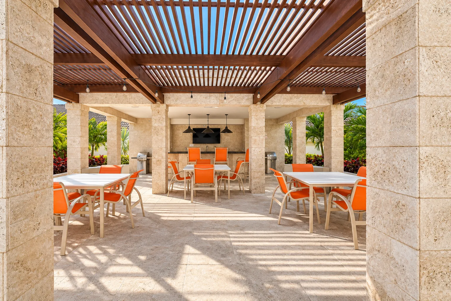 550 Okeechobee Blvd LPH11 — Summer Kitchen550